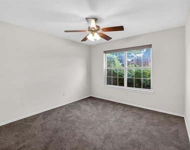 1009 Mccoy Drive - Photo Thumbnail 10