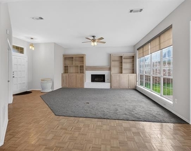 1009 Mccoy Drive - Photo Thumbnail 5