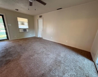 3250 College Street - Photo Thumbnail 1