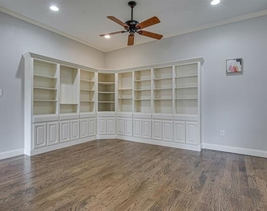 3501 Wind Flower Lane - Photo Thumbnail 16