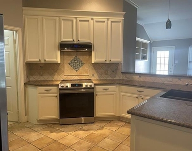 3501 Wind Flower Lane - Photo Thumbnail 6