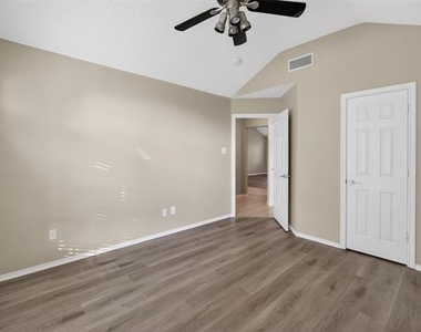 1105 Hidden Glade Drive - Photo Thumbnail 14