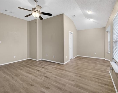 1105 Hidden Glade Drive - Photo Thumbnail 18
