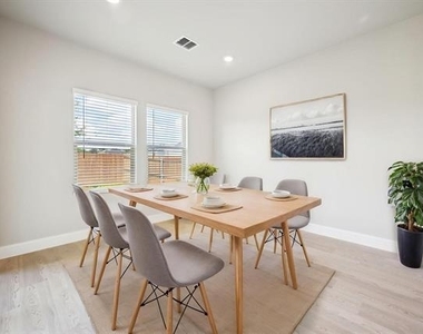 718 London Town Lane - Photo Thumbnail 5