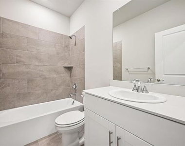 718 London Town Lane - Photo Thumbnail 12