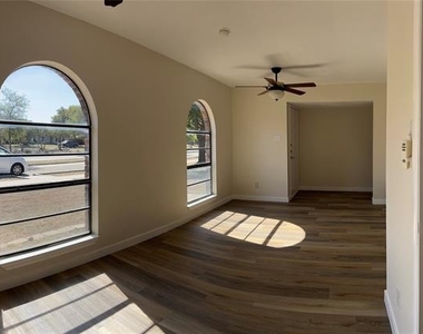 4916 N Colony Boulevard - Photo Thumbnail 5