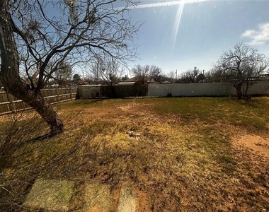 1742 Victoria Street - Photo Thumbnail 11