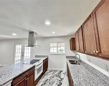 1410 Independence Trail - Photo Thumbnail 7