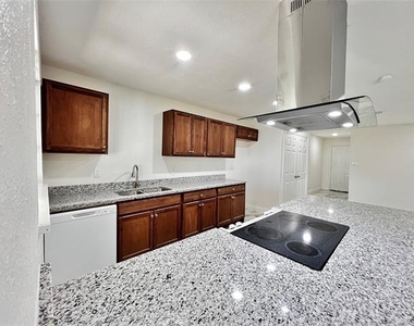 1410 Independence Trail - Photo Thumbnail 8
