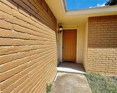 1410 Independence Trail - Photo Thumbnail 1