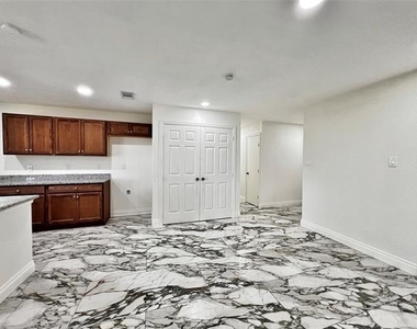 1410 Independence Trail - Photo Thumbnail 6