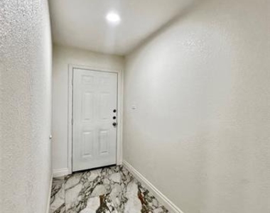 1410 Independence Trail - Photo Thumbnail 3