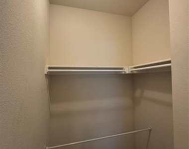 8745 Manhattan Avenue - Photo Thumbnail 13