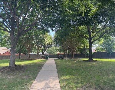 8745 Manhattan Avenue - Photo Thumbnail 28
