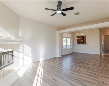 10332 Trevino Lane - Photo Thumbnail 6
