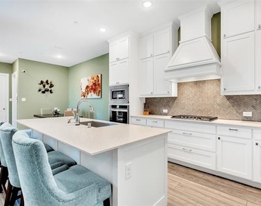 7667 Tiffany Drive - Photo Thumbnail 9