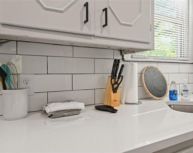 80 Vaughn Drive - Photo Thumbnail 15