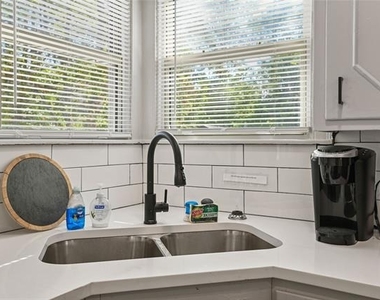 80 Vaughn Drive - Photo Thumbnail 14