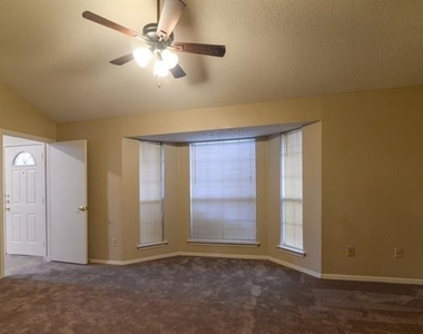 11815 Sunrise Drive - Photo Thumbnail 11
