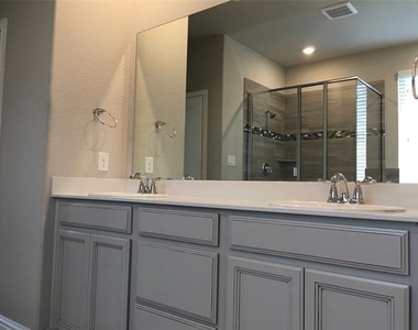 1353 Elaine Drive - Photo Thumbnail 18
