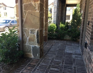 1353 Elaine Drive - Photo Thumbnail 2