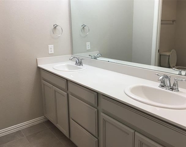 1353 Elaine Drive - Photo Thumbnail 24