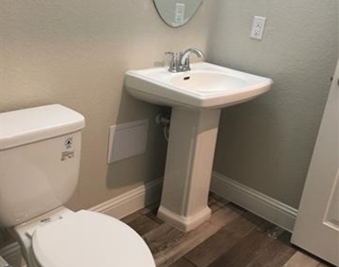1353 Elaine Drive - Photo Thumbnail 11