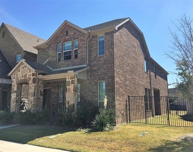 1353 Elaine Drive - Photo Thumbnail 1
