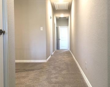 1353 Elaine Drive - Photo Thumbnail 23