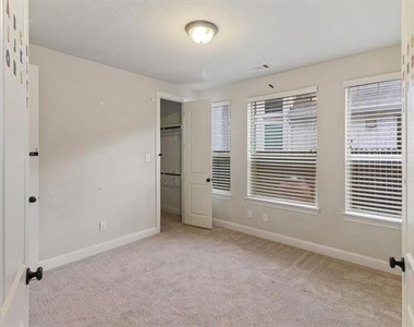 3537 Acropolis Way - Photo Thumbnail 21