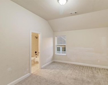 3537 Acropolis Way - Photo Thumbnail 10