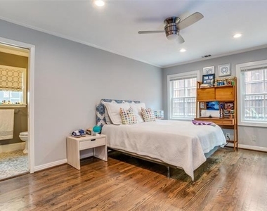3312 Villanova Street - Photo Thumbnail 6