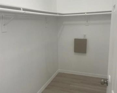 9916 Dryden Lane - Photo Thumbnail 17