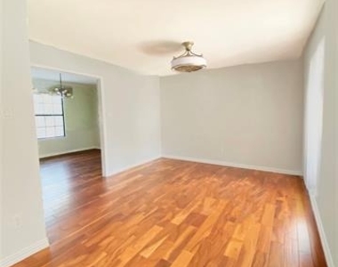 10905 Wintergreen Hill - Photo Thumbnail 1