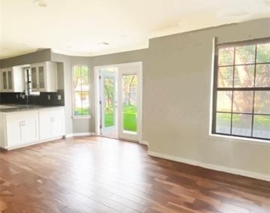 10905 Wintergreen Hill - Photo Thumbnail 3