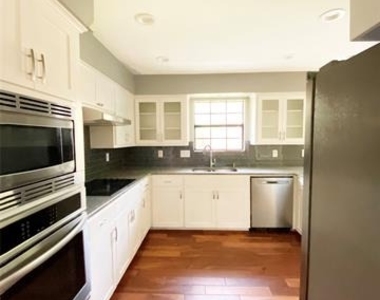 10905 Wintergreen Hill - Photo Thumbnail 10