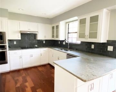 10905 Wintergreen Hill - Photo Thumbnail 7