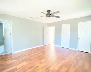 10905 Wintergreen Hill - Photo Thumbnail 24