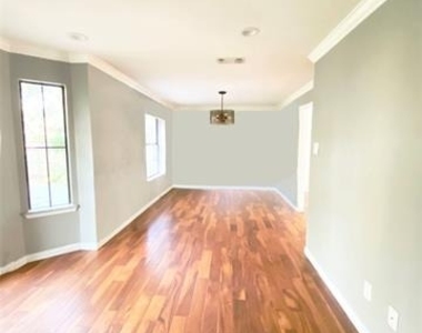 10905 Wintergreen Hill - Photo Thumbnail 4