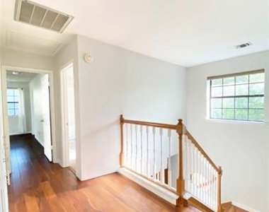 10905 Wintergreen Hill - Photo Thumbnail 22