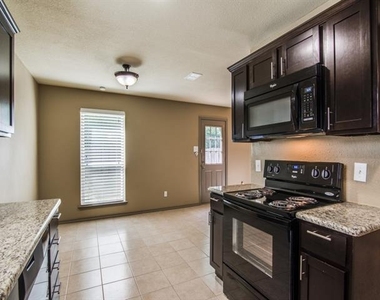 7716 Sable Lane - Photo Thumbnail 7