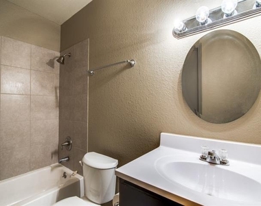 7716 Sable Lane - Photo Thumbnail 15