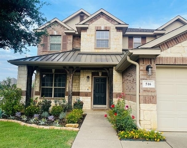 516 Angela Lane - Photo Thumbnail 1