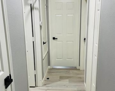 516 Angela Lane - Photo Thumbnail 28
