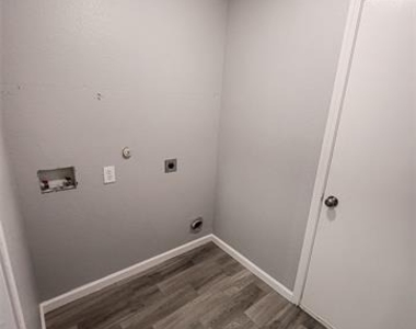 1725 Carolina Ridge Way - Photo Thumbnail 13