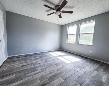 1725 Carolina Ridge Way - Photo Thumbnail 7