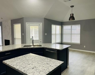 4513 Normandy Way - Photo Thumbnail 16