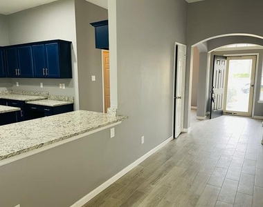 4513 Normandy Way - Photo Thumbnail 2