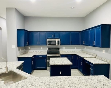 4513 Normandy Way - Photo Thumbnail 11