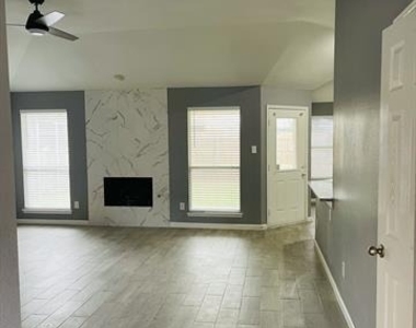 4513 Normandy Way - Photo Thumbnail 5